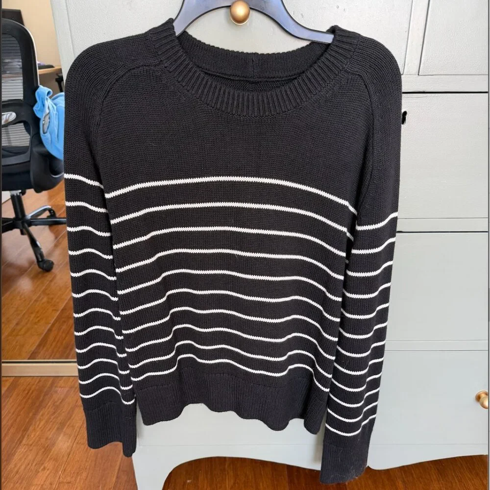 Womens Abercrombie & Fitch The A&F Madeline Cotton-Blend Crew Sweater - Picture 2 of 3